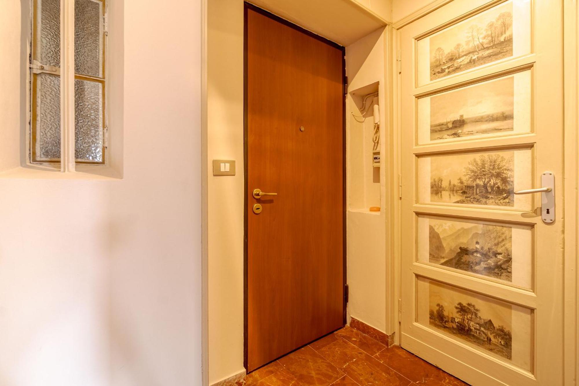トリノCasa Valeggio Attic Apt Few Steps From Porta Nuovaアパートメント エクステリア 写真